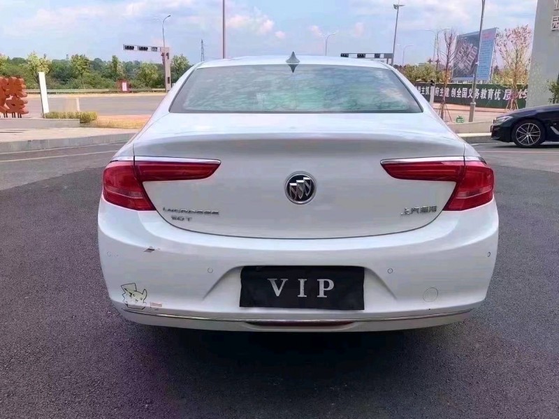 宜春16年别克君越8