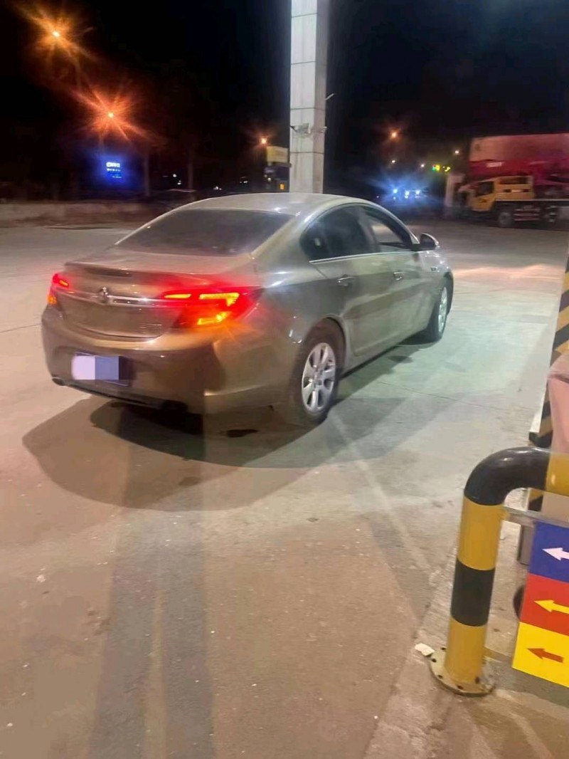 枣庄16年别克君威3