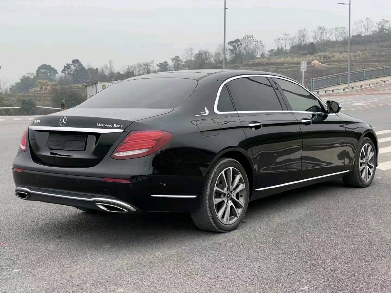 宜昌18年奔驰E8