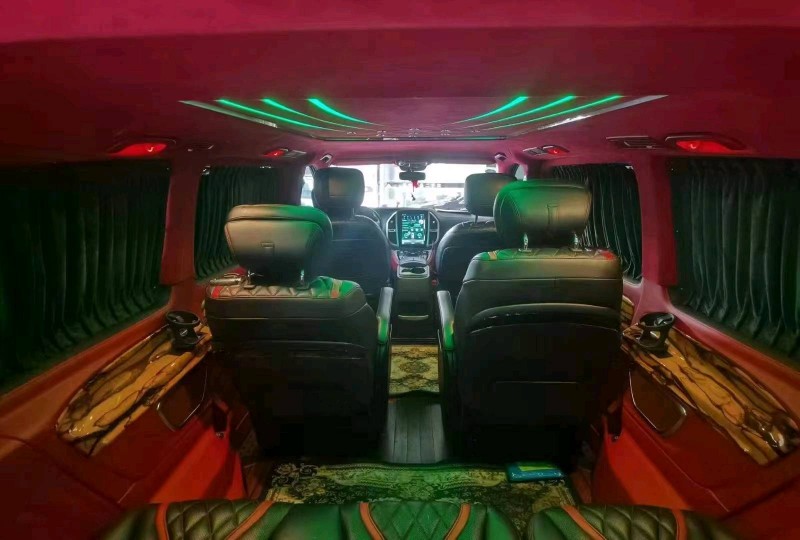 宜春19年奔驰威霆5