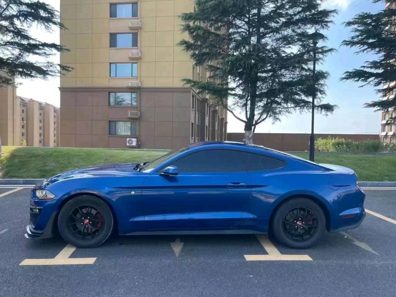 北京18年福特野马8