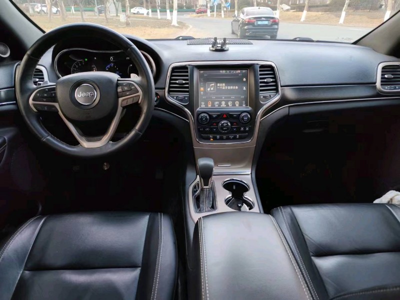 枣庄18年Jeep大切诺基5