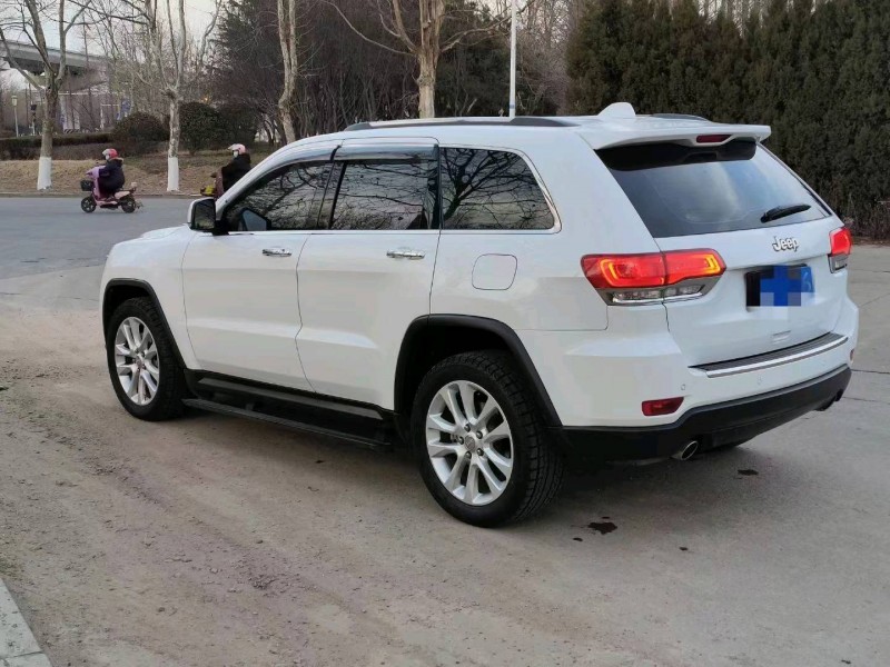 枣庄18年Jeep大切诺基4