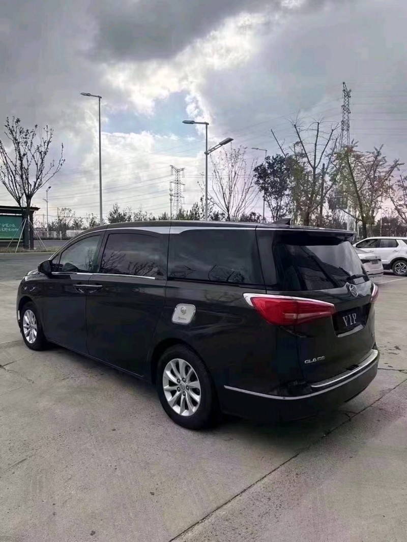 宿迁17年别克GL82