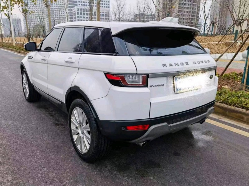 武汉18年路虎极光6