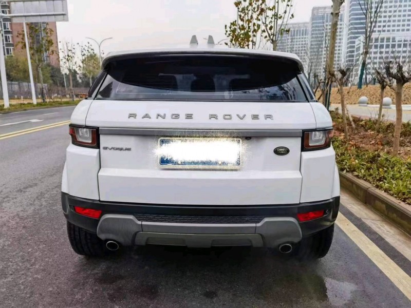 武汉18年路虎极光4