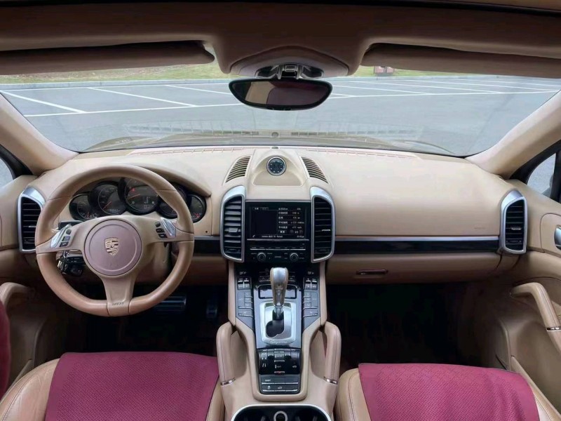 宜昌13年保时捷卡宴6