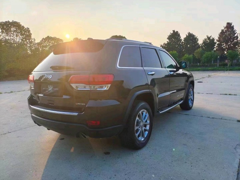 北京17年Jeep大切诺基7