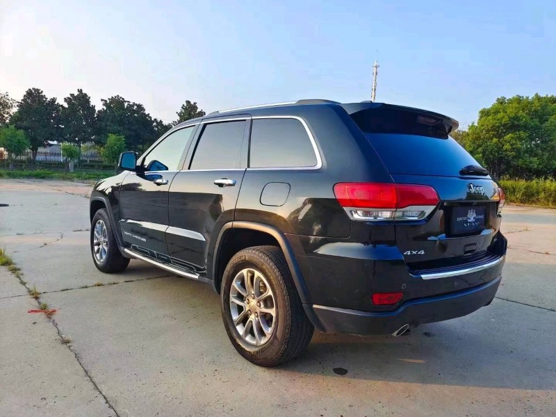 北京17年Jeep大切诺基8
