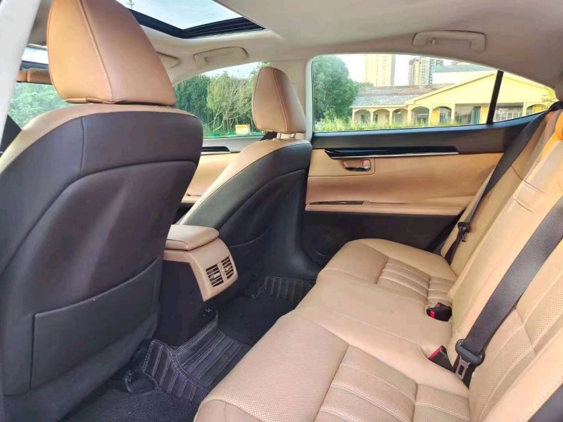 北京18年雷克萨斯ES6