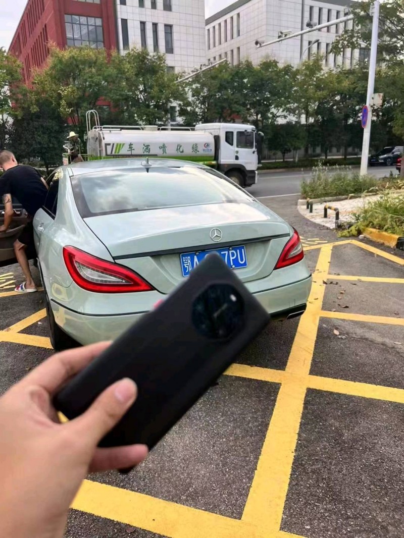 宜昌11年奔驰CLS5