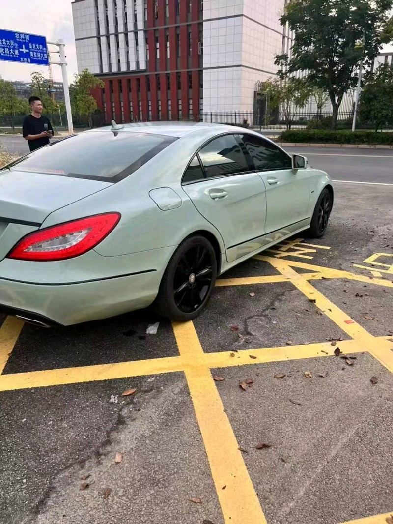 宜昌11年奔驰CLS4