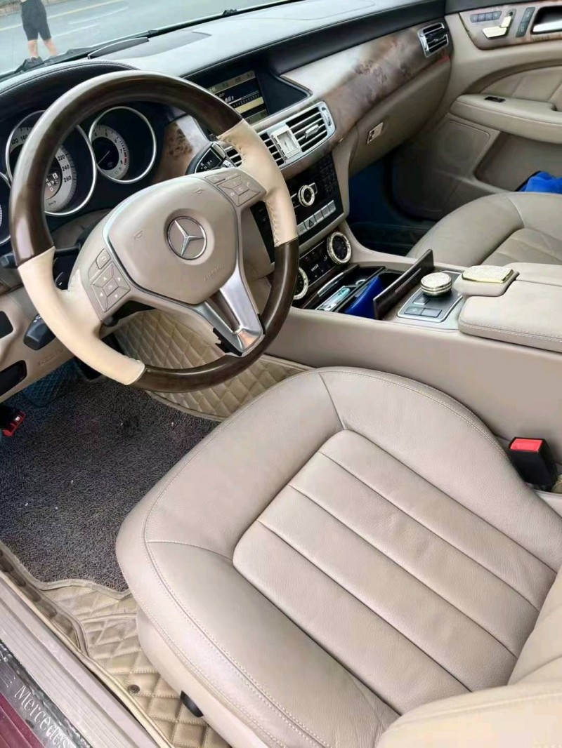宜昌11年奔驰CLS2