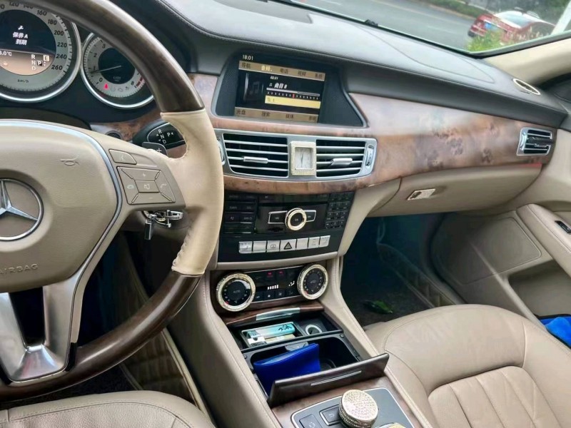 宜昌11年奔驰CLS1