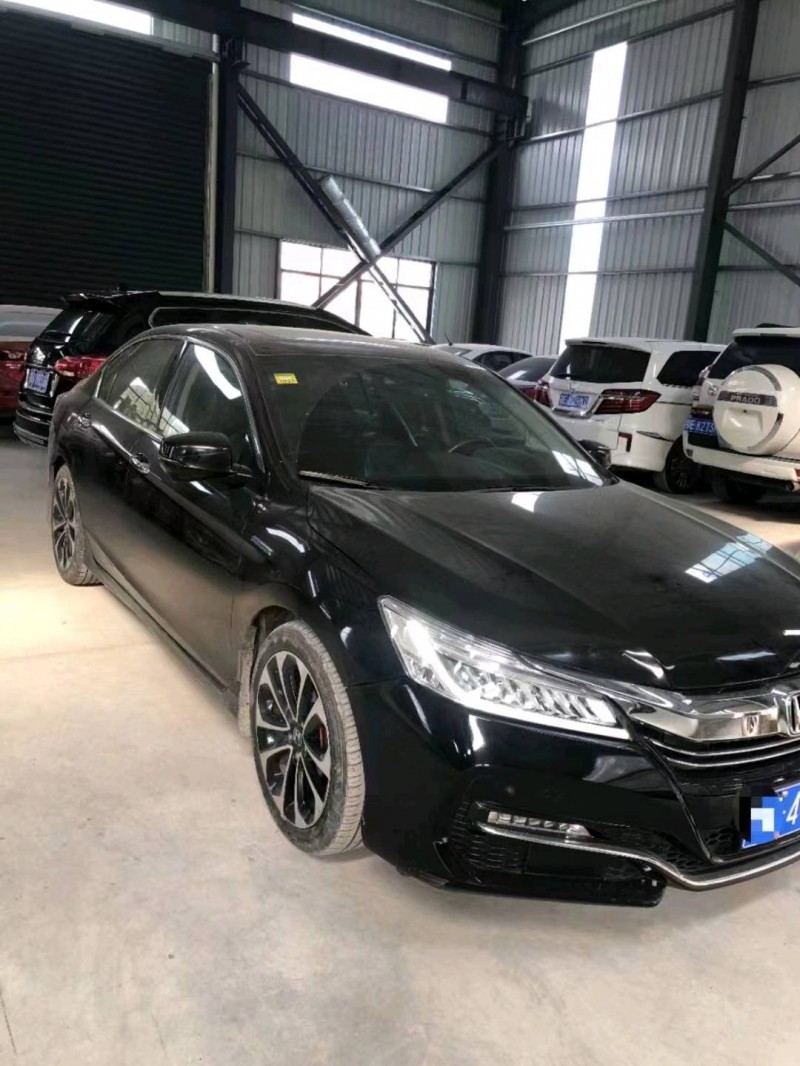 宜昌17年本田雅阁2