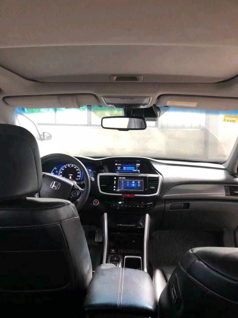 宜昌17年本田雅阁6