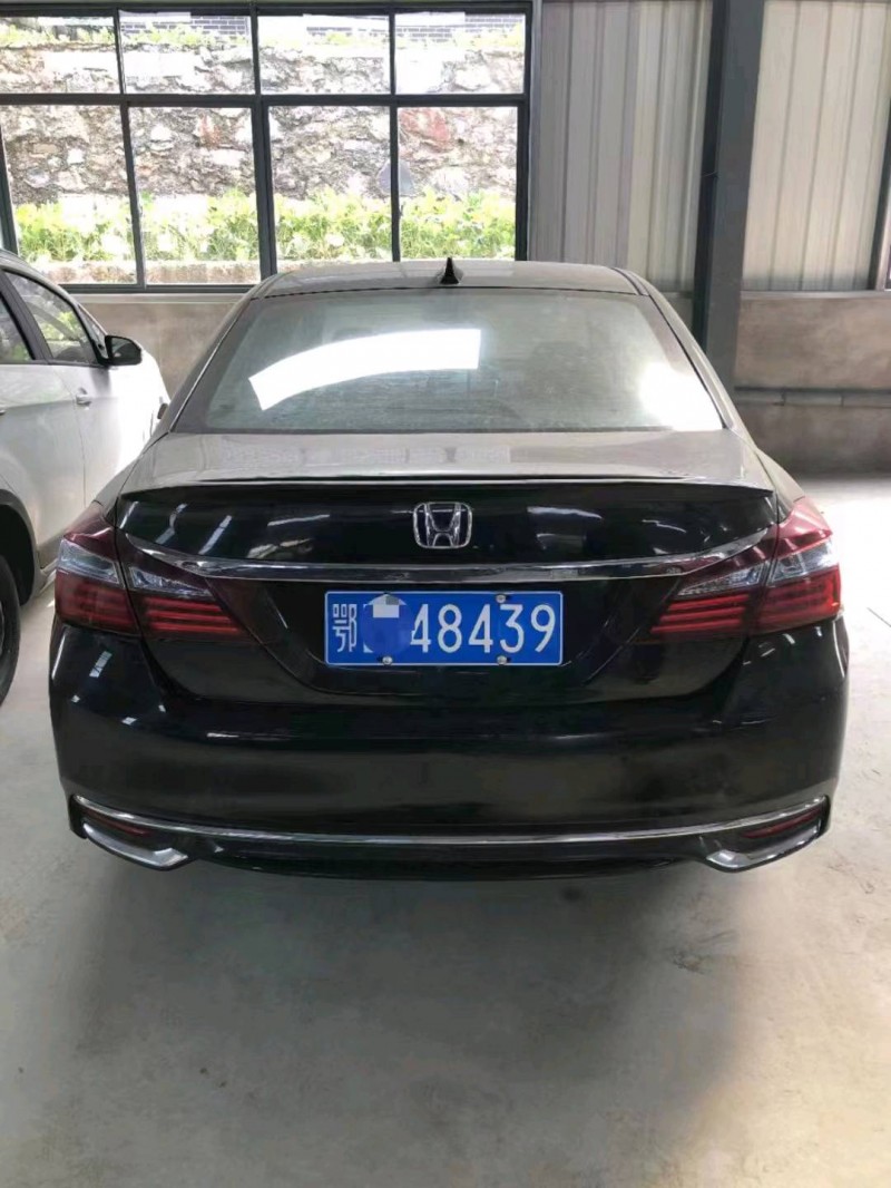 宜昌17年本田雅阁5