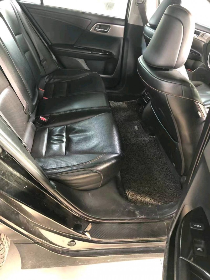 宜昌17年本田雅阁8