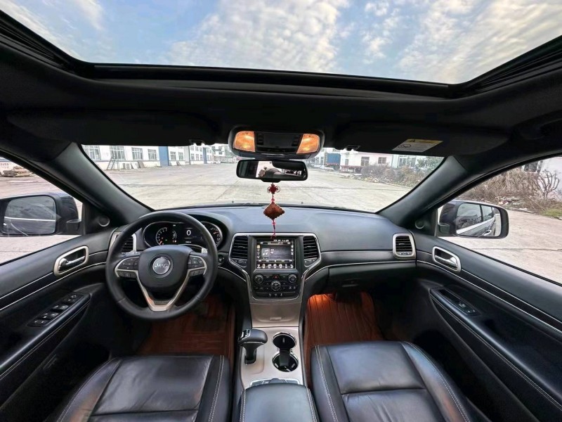 淮南16年Jeep大切诺基5