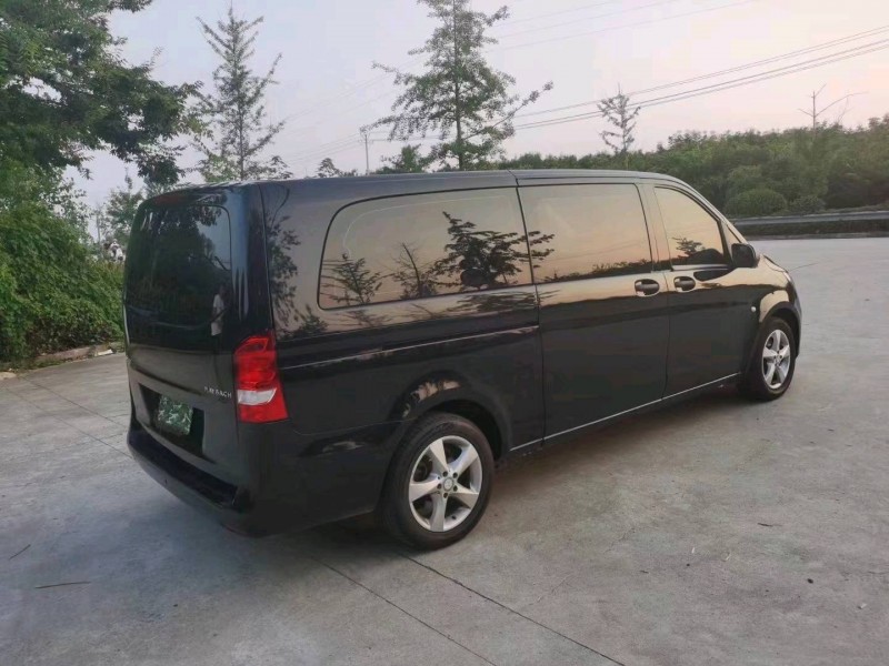 常州17年奔驰威霆4