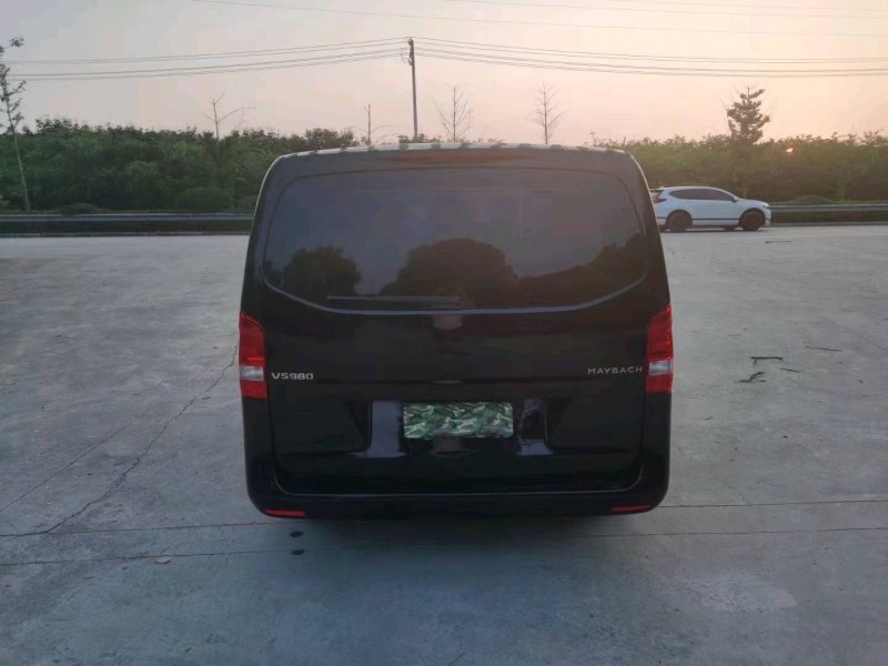 常州17年奔驰威霆9