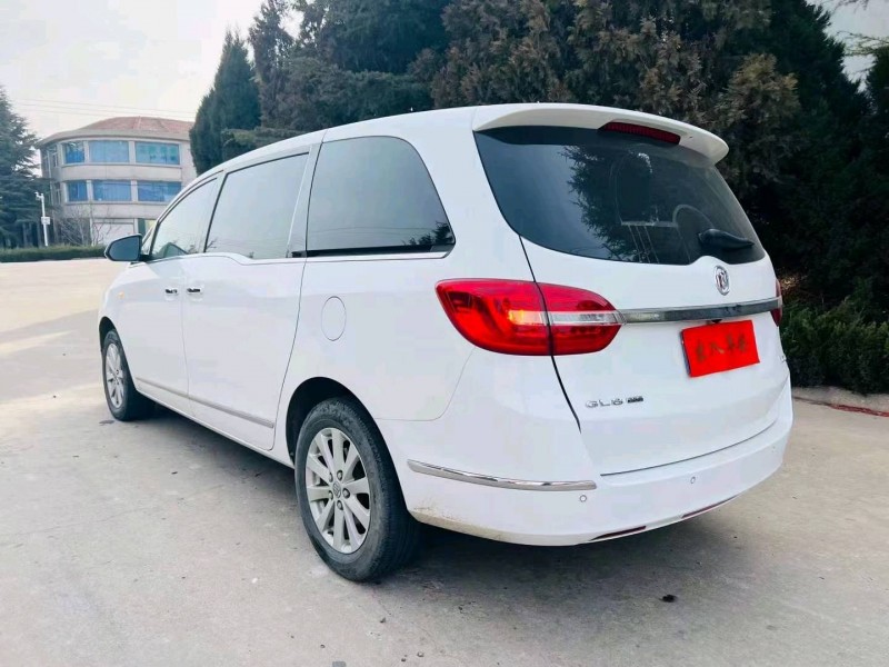 青岛18年别克GL82