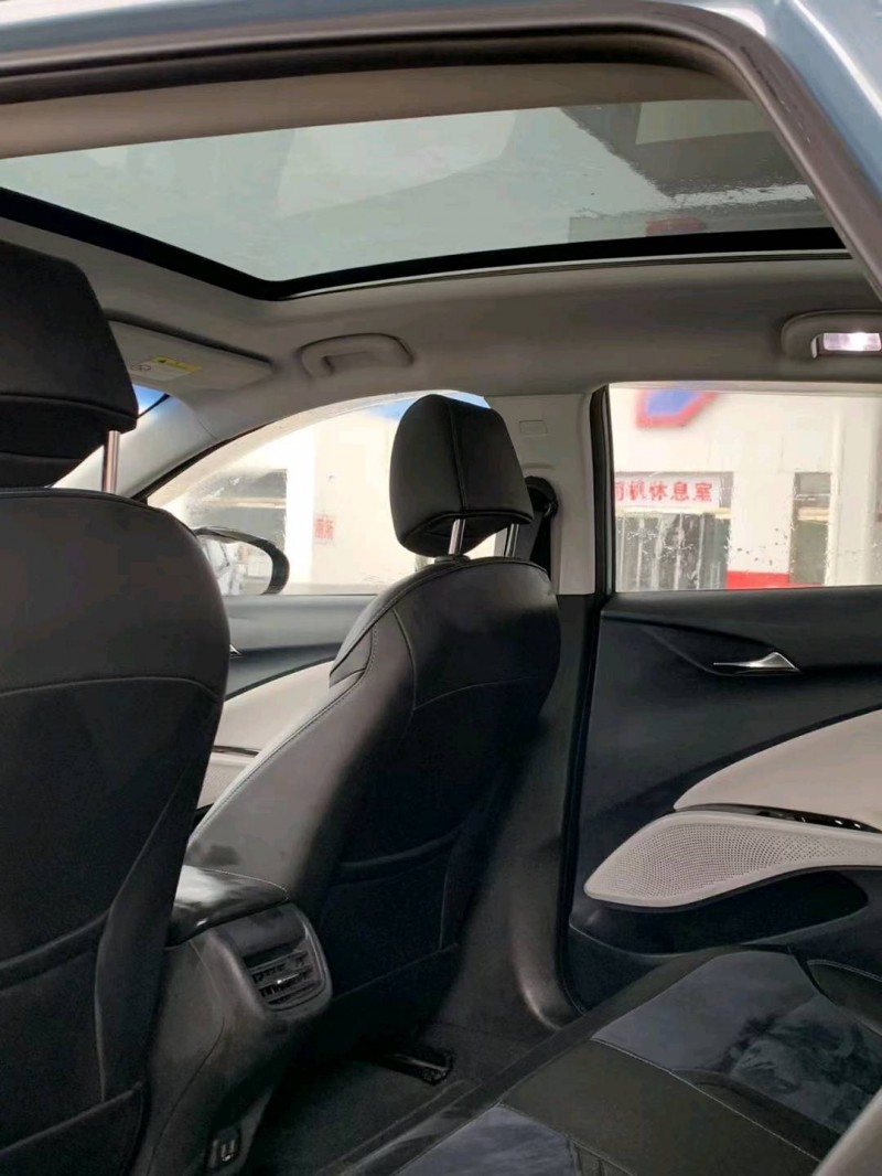 保定21年别克微蓝6