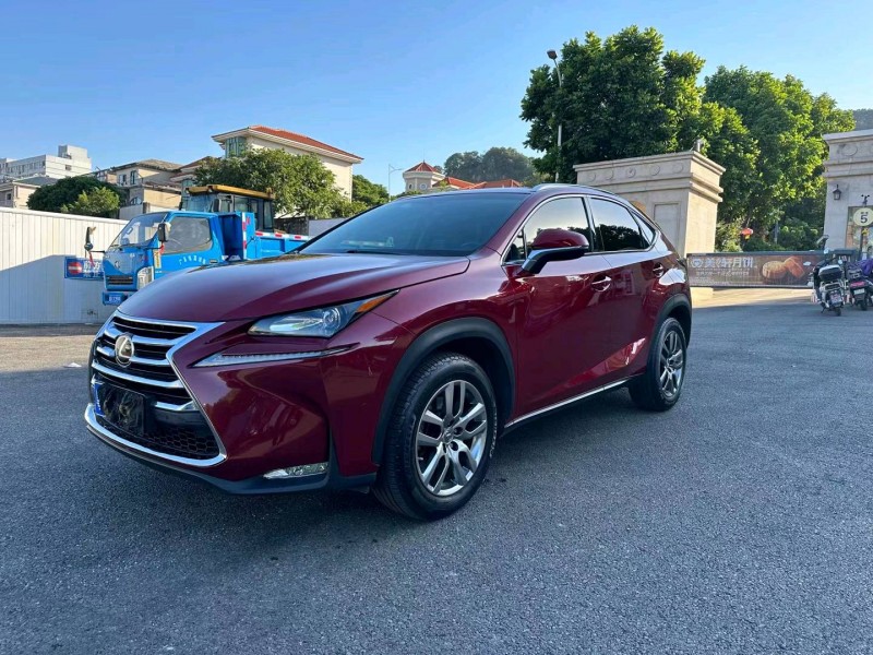 广州17年雷克萨斯NX2