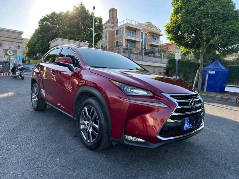 广州17年雷克萨斯NX3