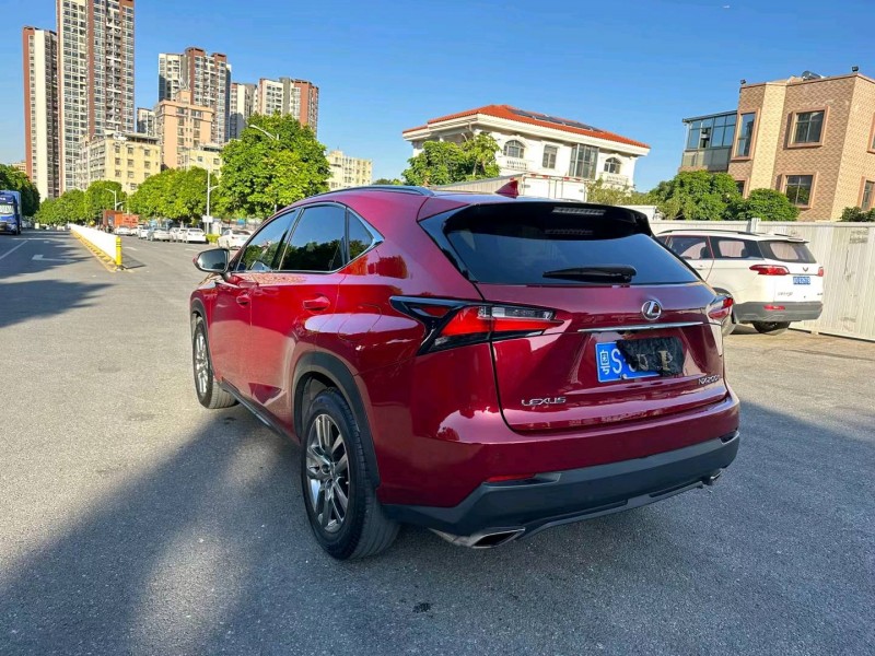 广州17年雷克萨斯NX8