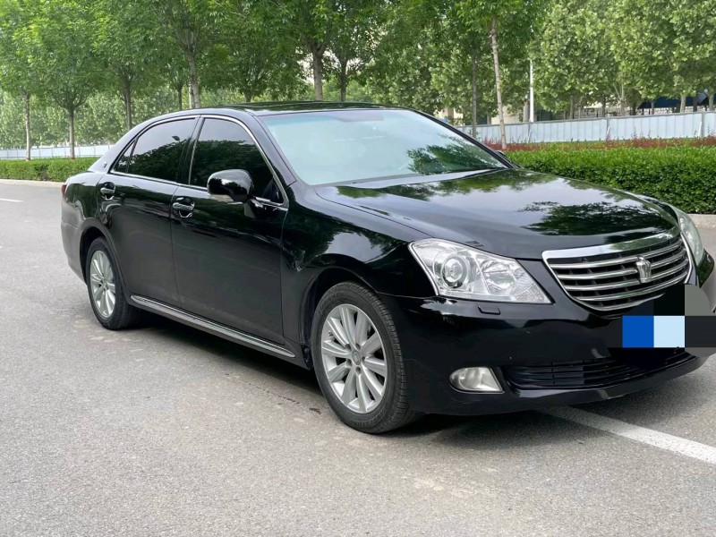 保定10年丰田皇冠2