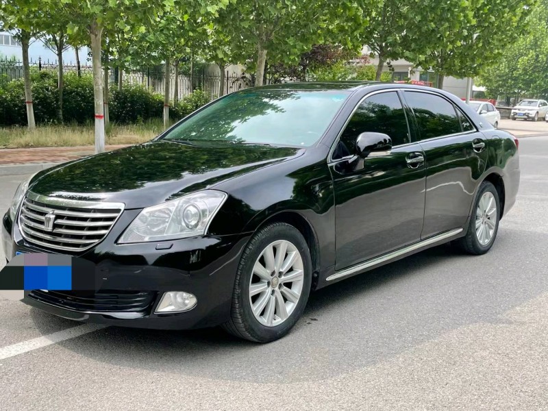 保定10年丰田皇冠5