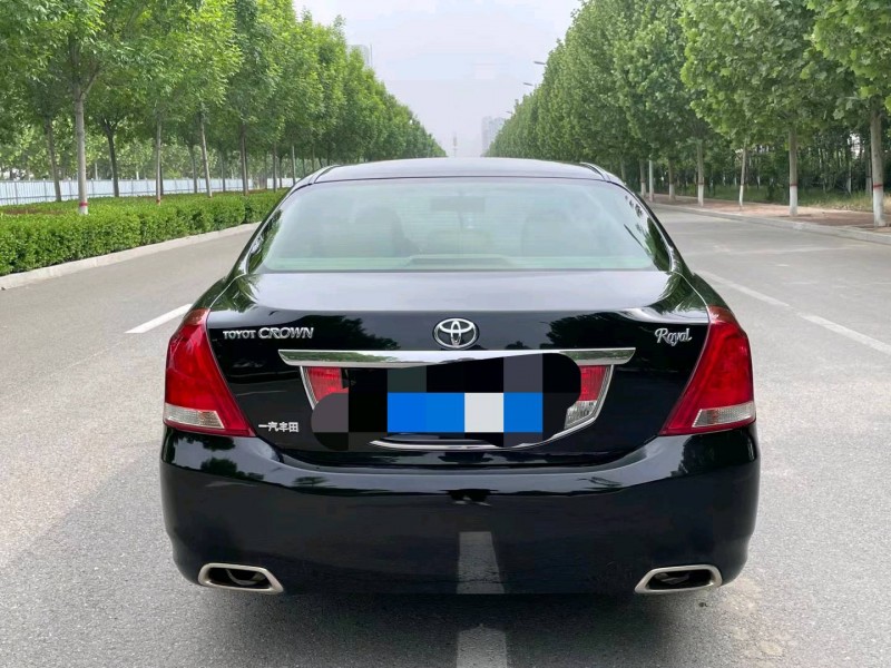 保定10年丰田皇冠6