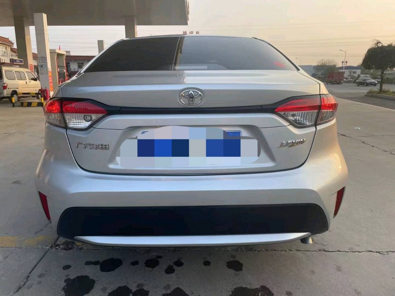 保定21年丰田雷凌4