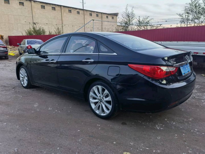 保定19年三菱劲炫3