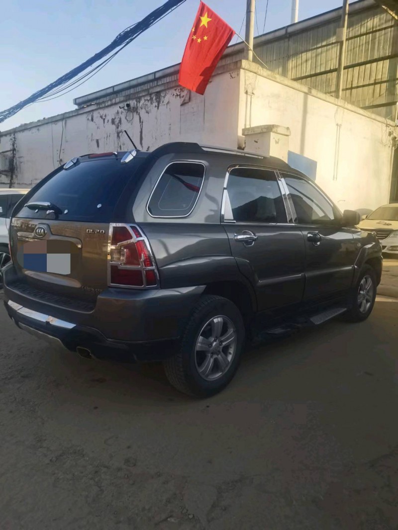 保定11年起亚狮跑8