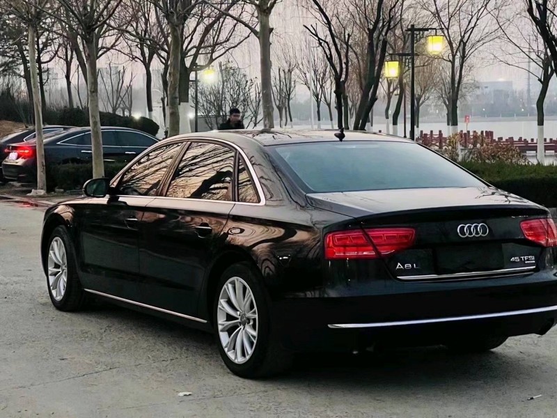 聊城14年奥迪A8L3