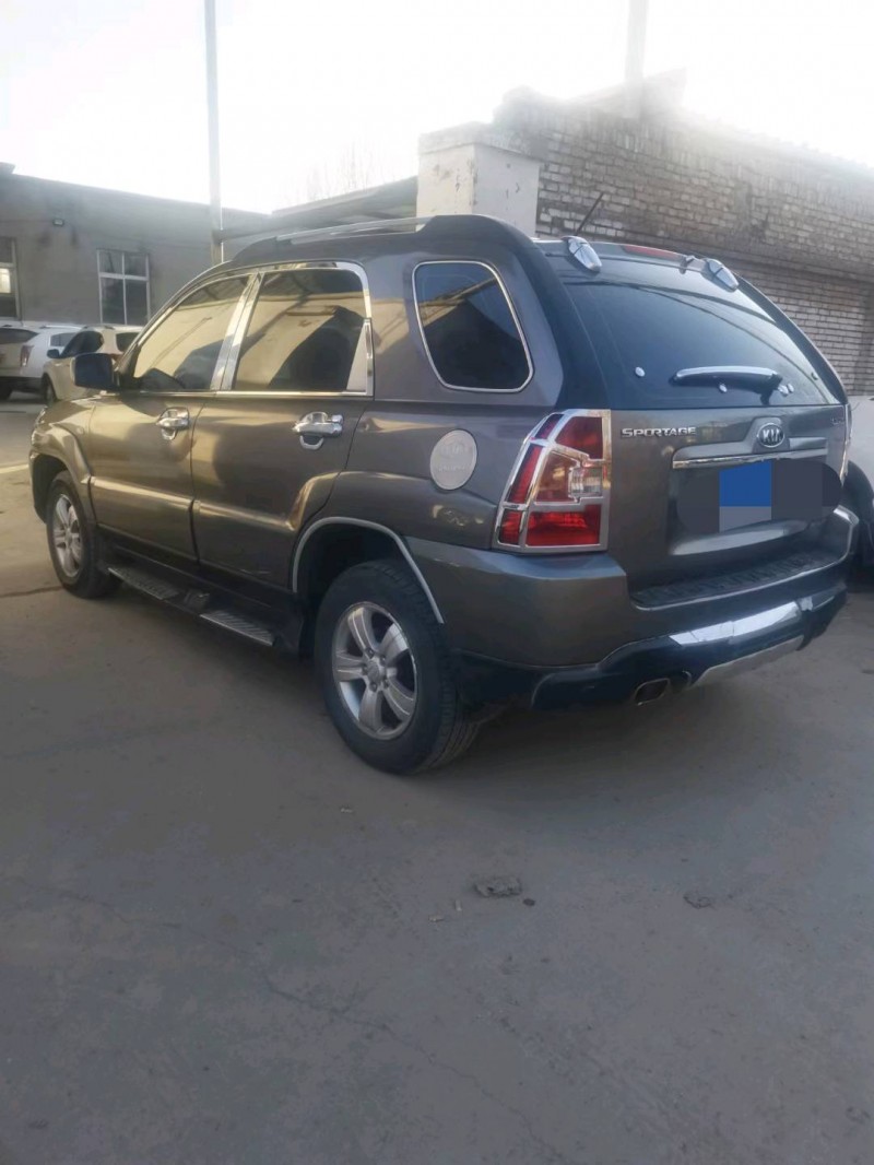 保定11年起亚狮跑9