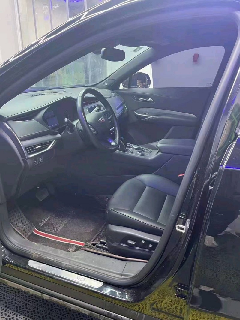 邯郸20年凯迪拉克XT42