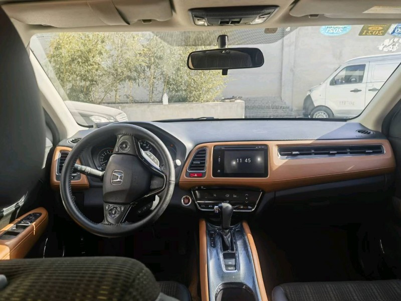 保定15年本田缤智9