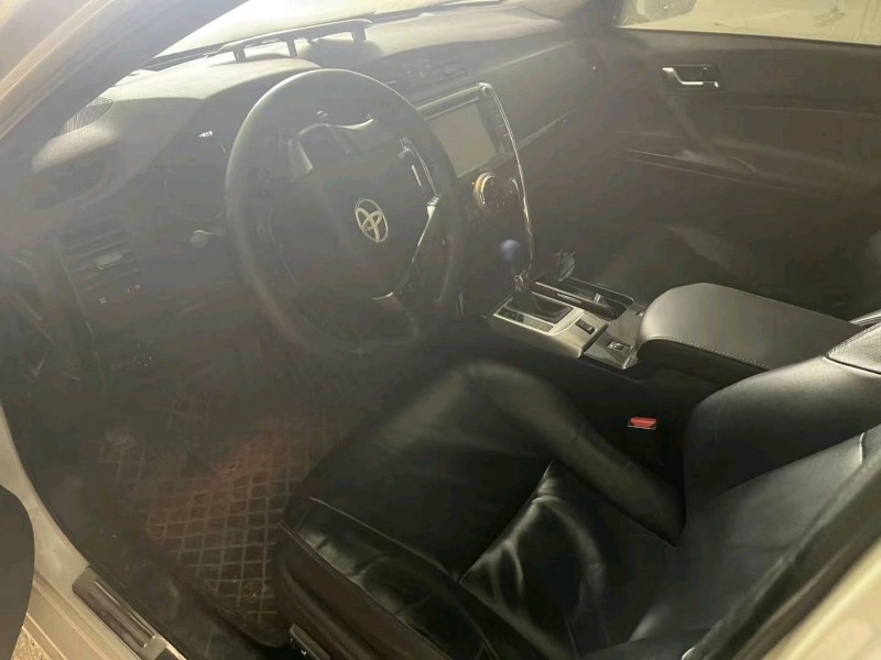 邯郸12年丰田锐志4