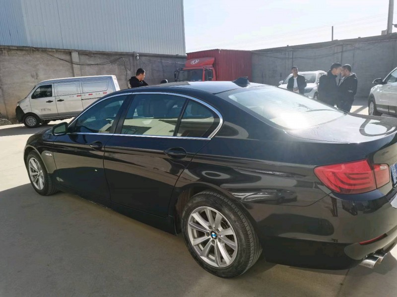 保定12年宝马5系7