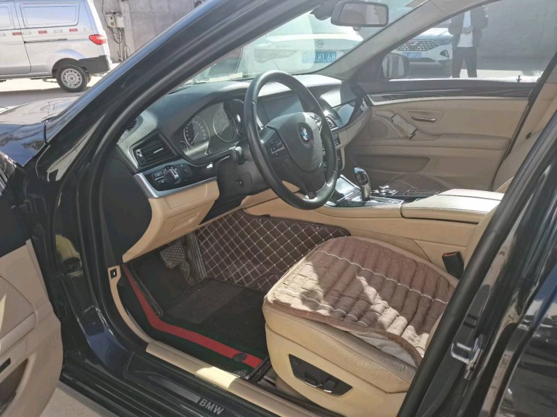 保定12年宝马5系6