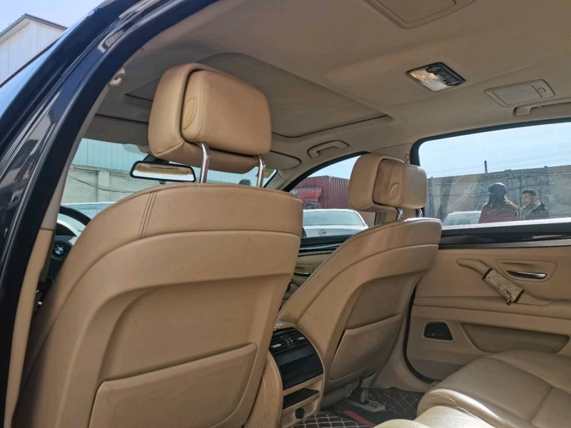 保定12年宝马5系8