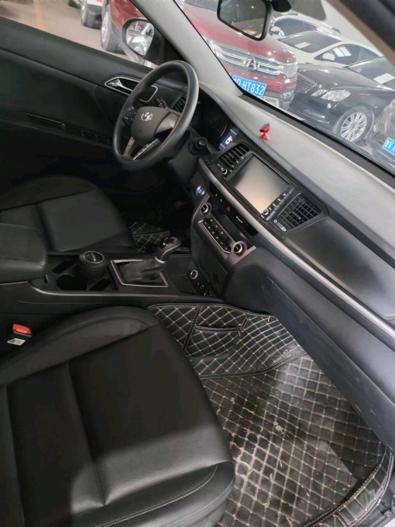 邯郸19年现代名图7