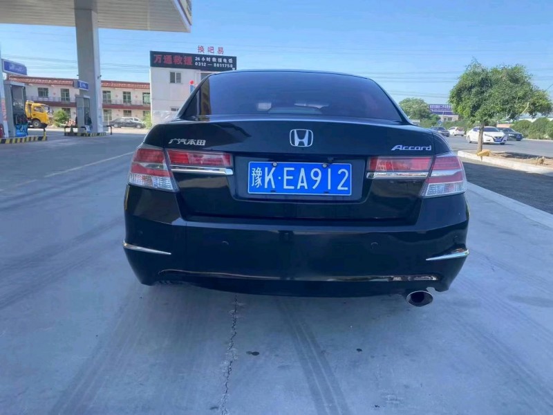 邯郸13年本田雅阁2