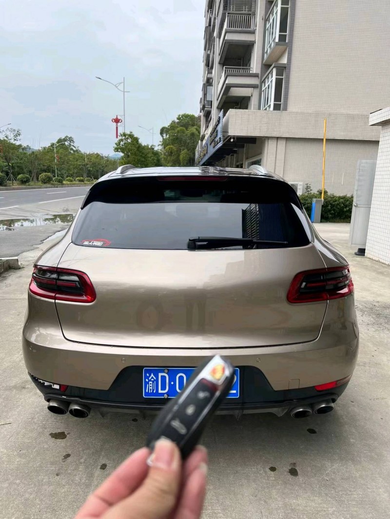 广州14年保时捷Macan9