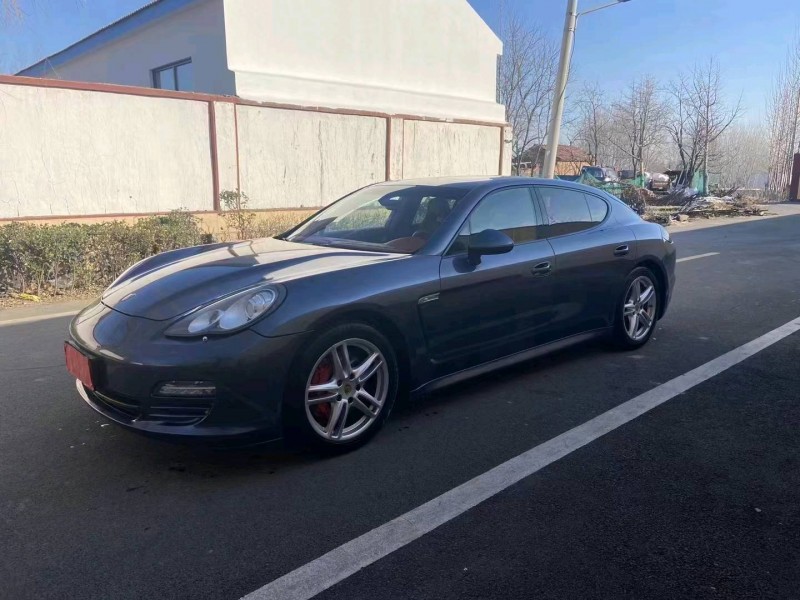 济南11年保时捷帕拉梅拉8