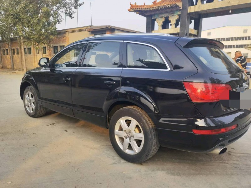 保定13年奥迪Q74