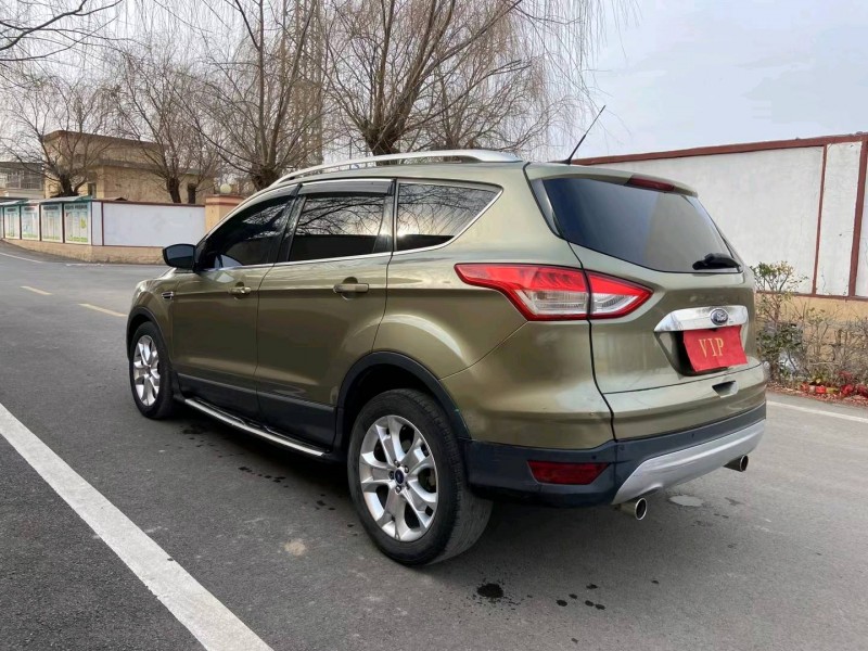 青岛15年福特翼虎3